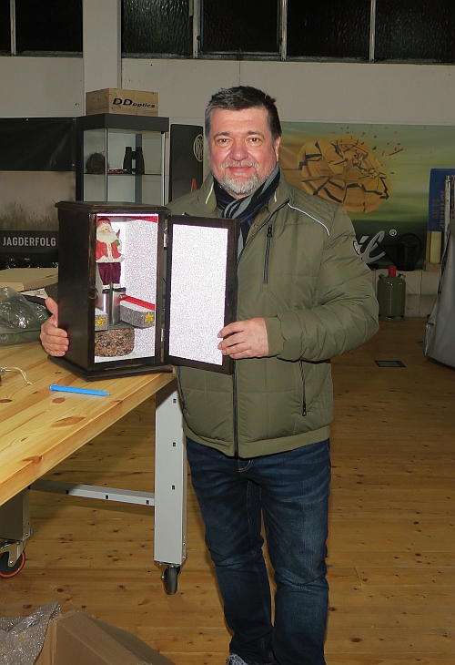 Norbert bekommt den Jahresendpokal