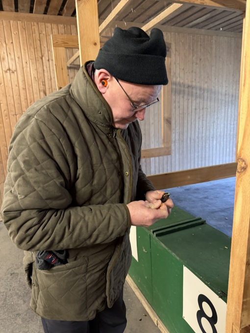 Bernhard L&uuml;er&szlig;en beim Magazin laden