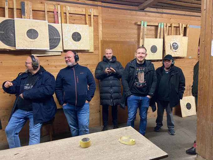 Warten auf ihren Ensatz